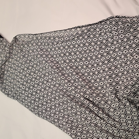 Hurley maxi dress size large black & white super soft low back side slits - Picture 5 of 7